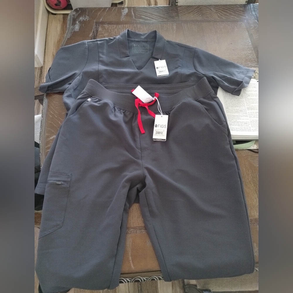 Figs Women's Charcoal Joggers with Red Drawstring( SET )